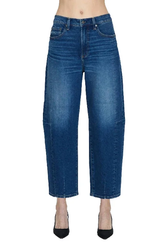 Plus - size women jeans for a comfortable and stylish fitEli Jeans In Mixer