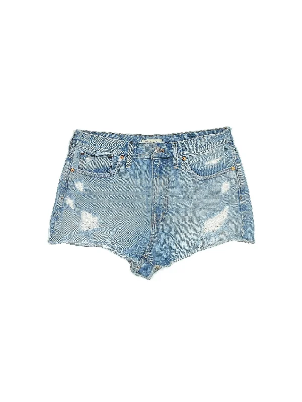 Women's Ruffled Hem Denim Shorts in Light Wash for a Feminine and Fashionable StyleHigh-Rise Denim Shorts in Light Wash