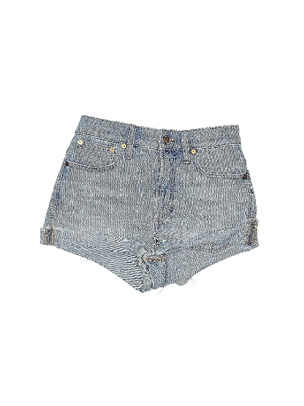 Plus Size Women's Denim Shorts with Embroidered Flowers in Light Blue for a Feminine TouchLow-Rise Denim Shorts in Light Wash