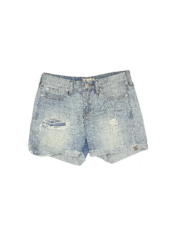 Plus Size Women's Denim Cut - off Shorts with Frayed Edges for a Casual and Laid - Back VibeMid-Rise Denim Shorts in Light Wash