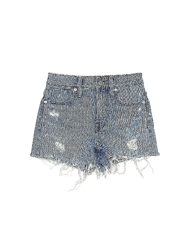 Plus Size Women's Elastic Waistband Linen Shorts in Navy Blue for a Comfortable Everyday OptionMid-Rise Denim Shorts in Light Wash