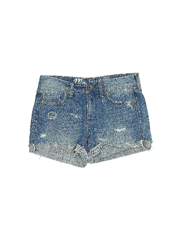 Plus Size Women's Denim Bermuda Shorts in Dark Wash for a Classic and Sophisticated StyleMid-Rise Denim Shorts in Light Wash