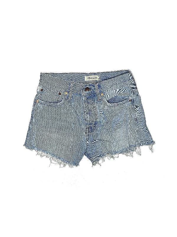 High - Waisted Plus Size Women's Denim Shorts with Distressed Details for a Trendy LookMid-Rise Denim Shorts in Light Wash