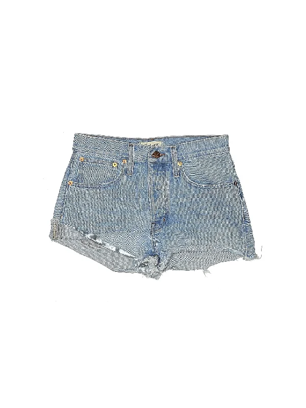 Plus Size Women's Elastic Waistband Linen Shorts in Navy Blue for a Comfortable Everyday OptionMid-Rise Denim Shorts in Light Wash