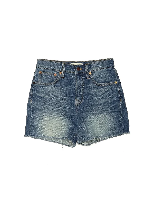 Women's Ruffled Hem Denim Shorts in Light Wash for a Feminine and Fashionable StyleMid-Rise Denim Shorts in Light Wash