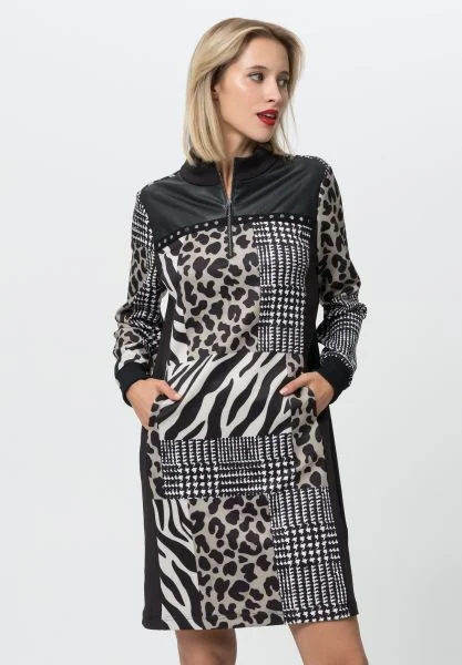 Women's Turtleneck Cashmere - Blend Sweater in Charcoal for a Sophisticated Winter EnsembleTuzzi Animal Print Dress