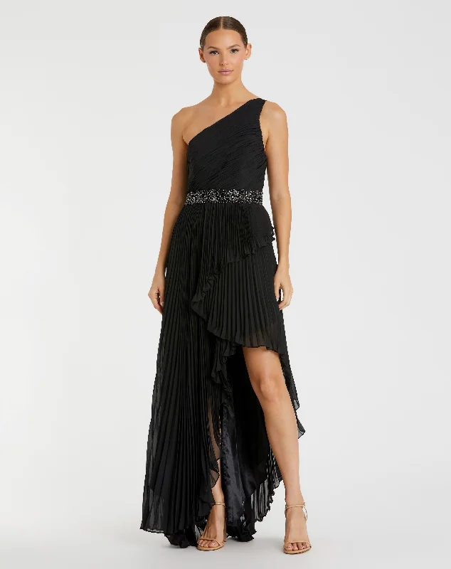 Maxi dresses with side - slit pockets and solid - color fabrics for a practical and stylish lookBlack Pleated One Shoulder Asymmetrical Ruffle Hem Gown