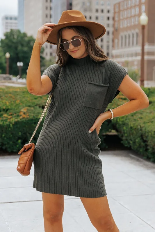 Mermaid - Style Women Dress with a Fitted Silhouette for Special OccasionsHunter Green Mock Neck Sweater Dress