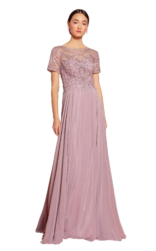 Formal dresses with halter necks and lace - up backs for a stylish promElizabeth K GL2683 Dress